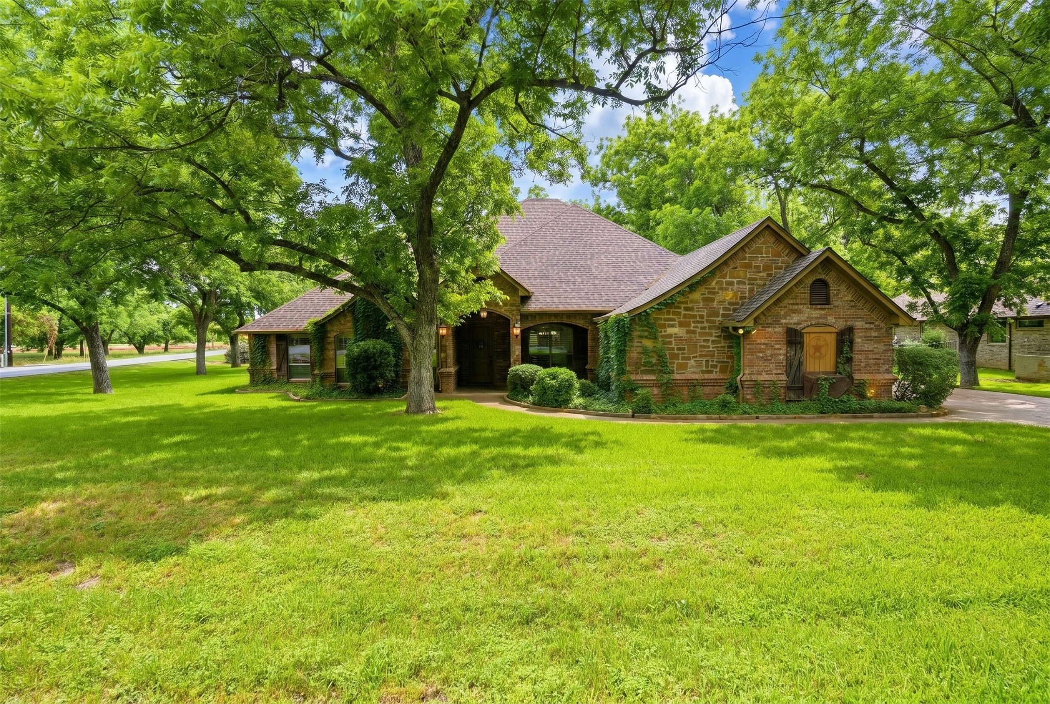 8753 S Monticello Circle Granbury TX 76049