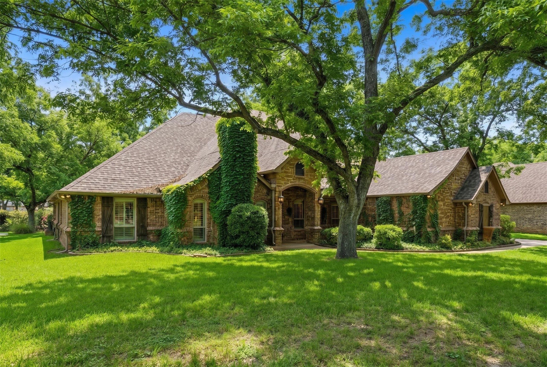 8753 S Monticello Circle Granbury TX 76049