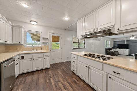 608 W Spring Street West TX 76691