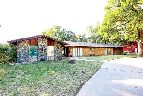 301 Glenwood Street Bowie TX 76230