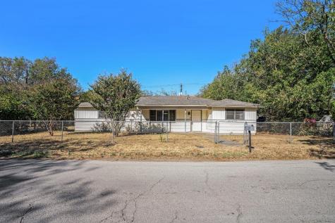 1205 N Brazos Avenue Cleburne TX 76031