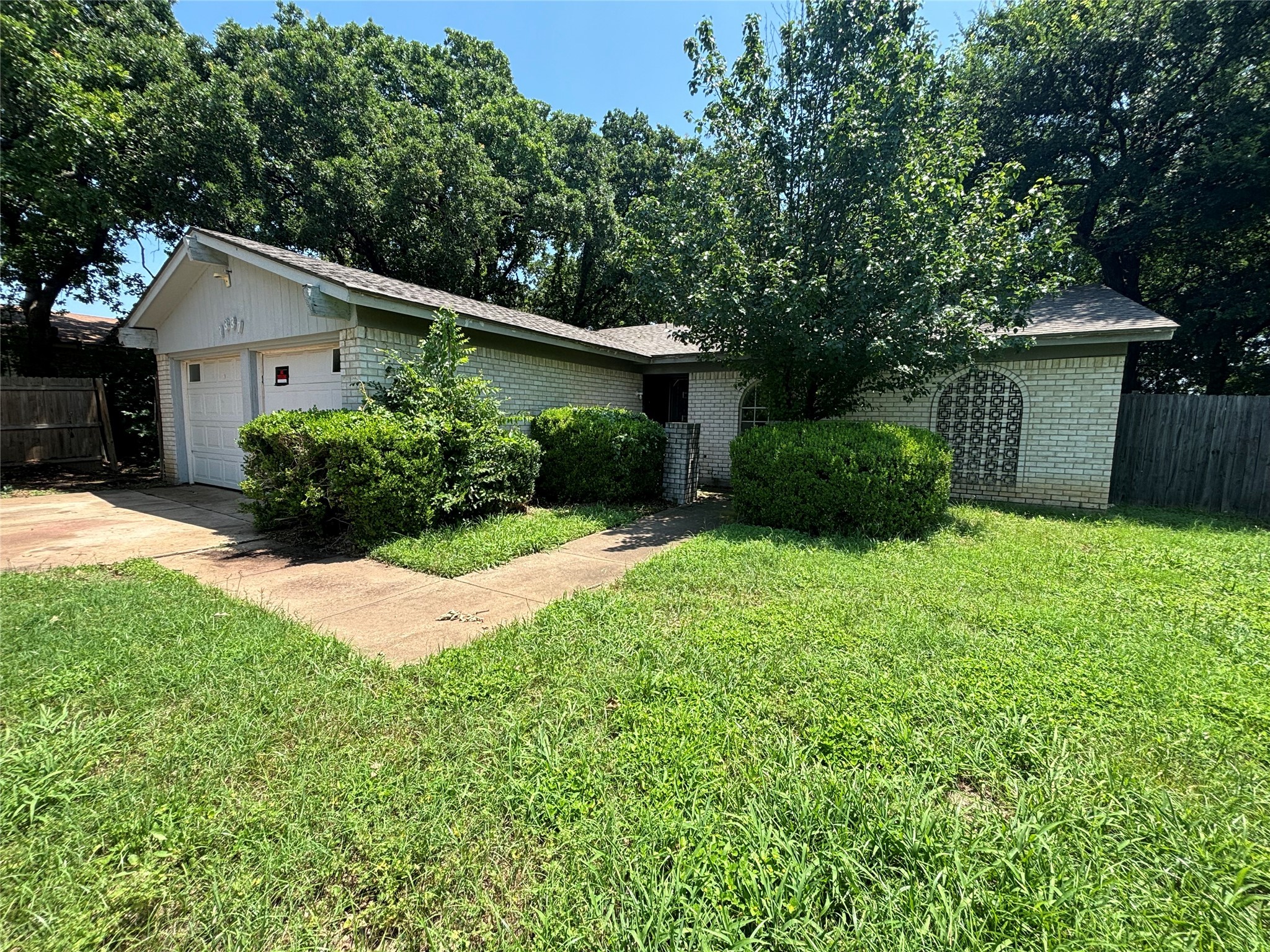 7337 Woodbridge Drive Forest Hill TX 76140