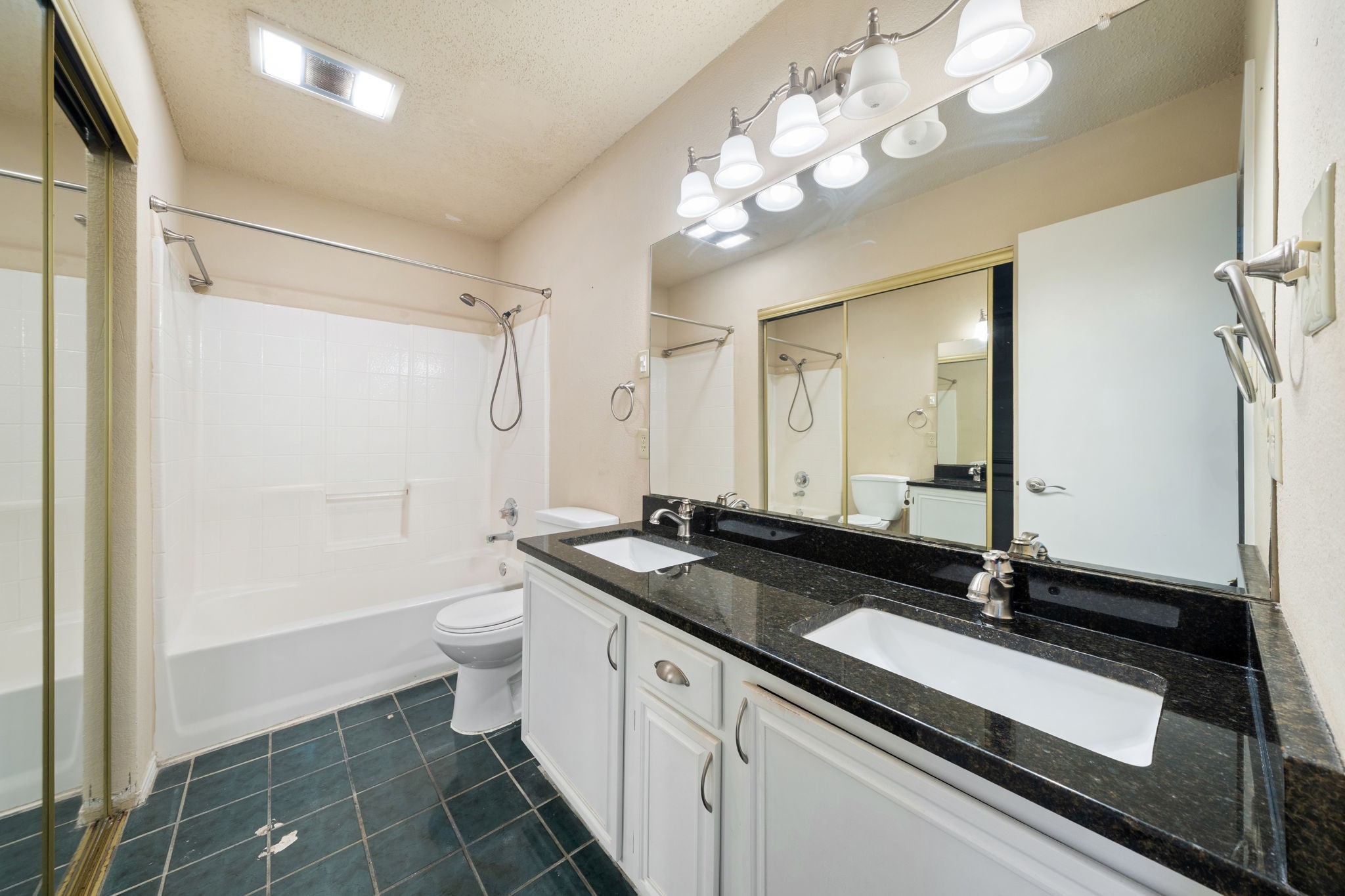 2124 Emerald Oaks Mesquite TX 75181