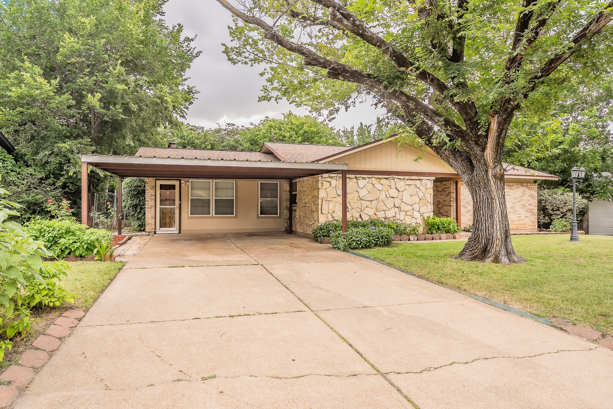 804 N Ector Drive Euless TX 76039