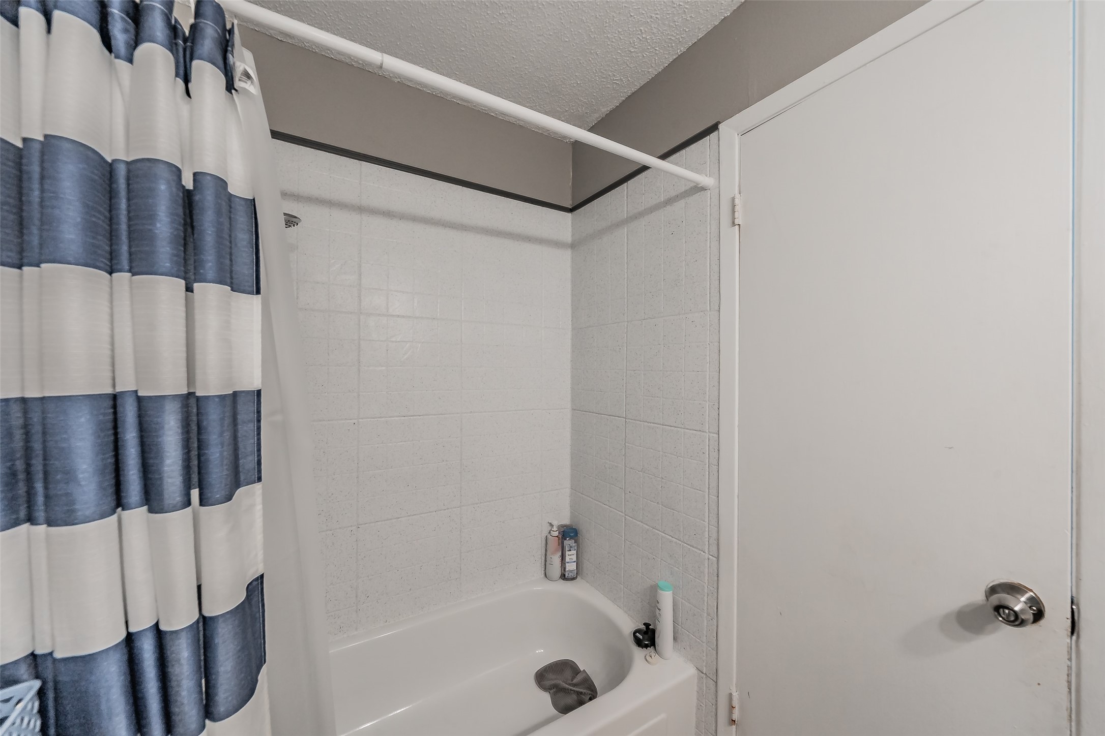 313 Hawthorne Lane Grand Prairie TX 75052