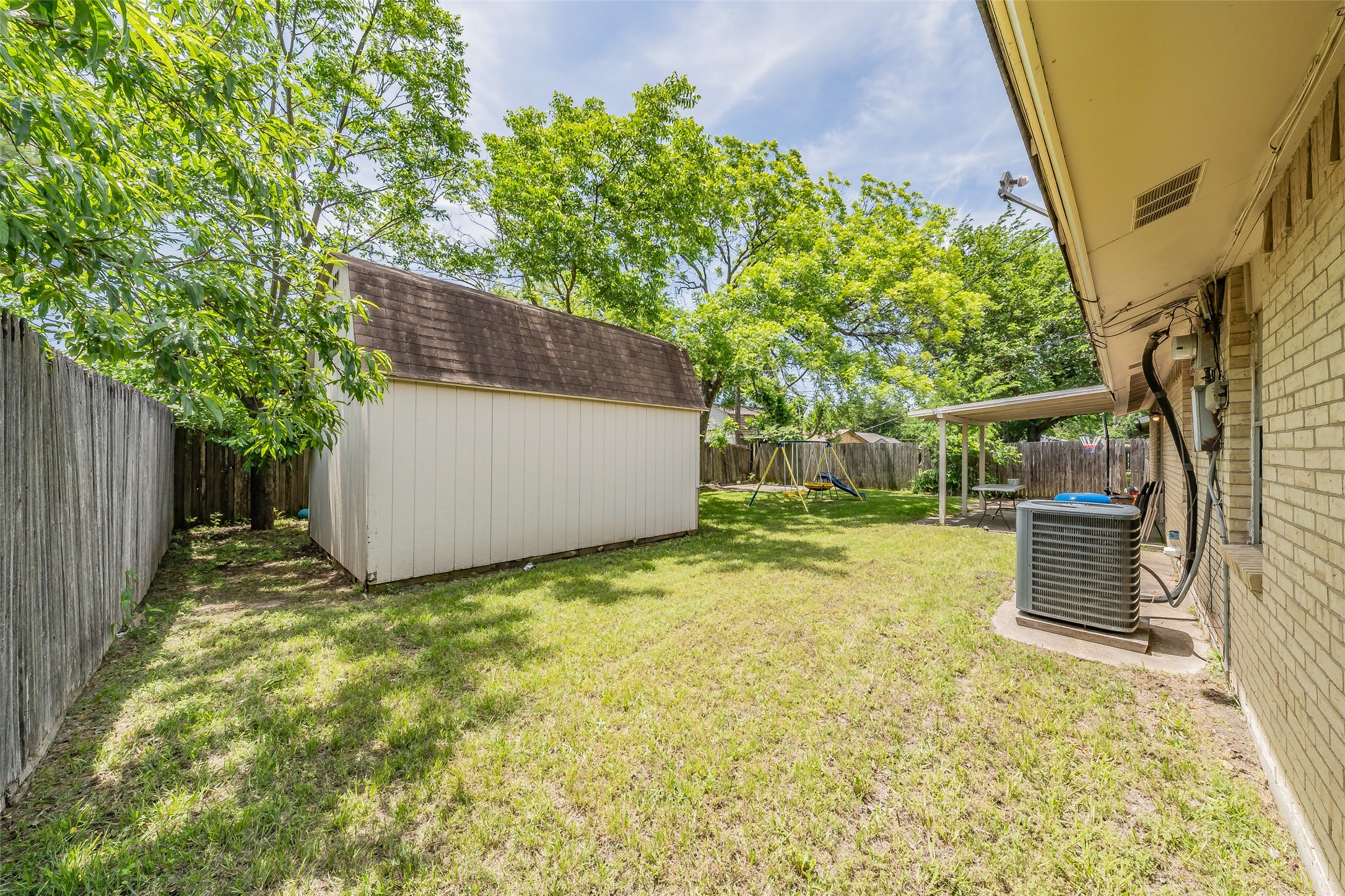 313 Hawthorne Lane Grand Prairie TX 75052