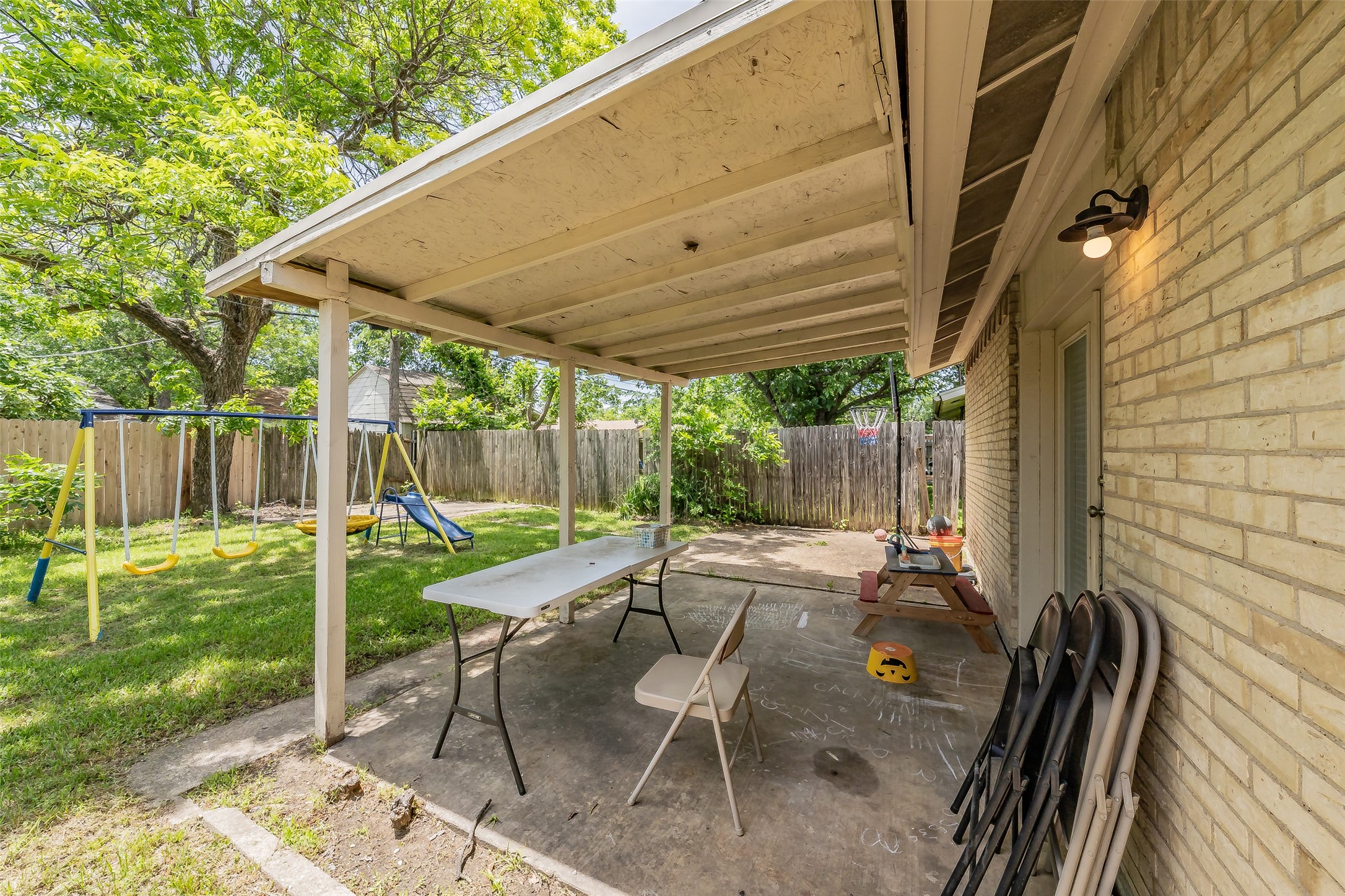 313 Hawthorne Lane Grand Prairie TX 75052