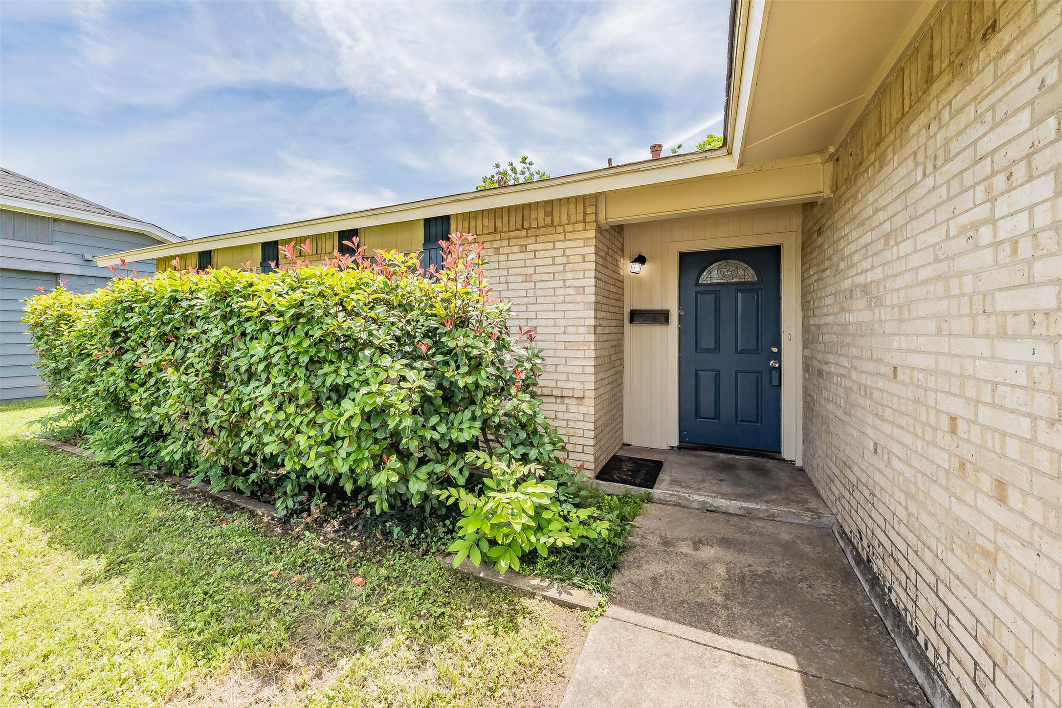 313 Hawthorne Lane Grand Prairie TX 75052