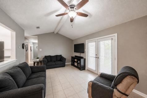 313 Hawthorne Lane Grand Prairie TX 75052