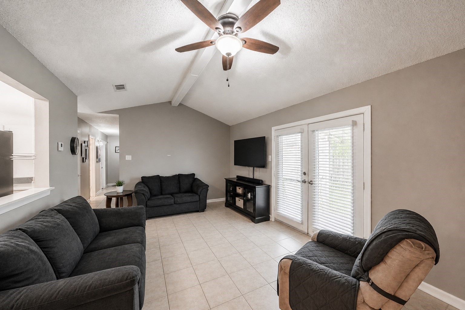 313 Hawthorne Lane Grand Prairie TX 75052