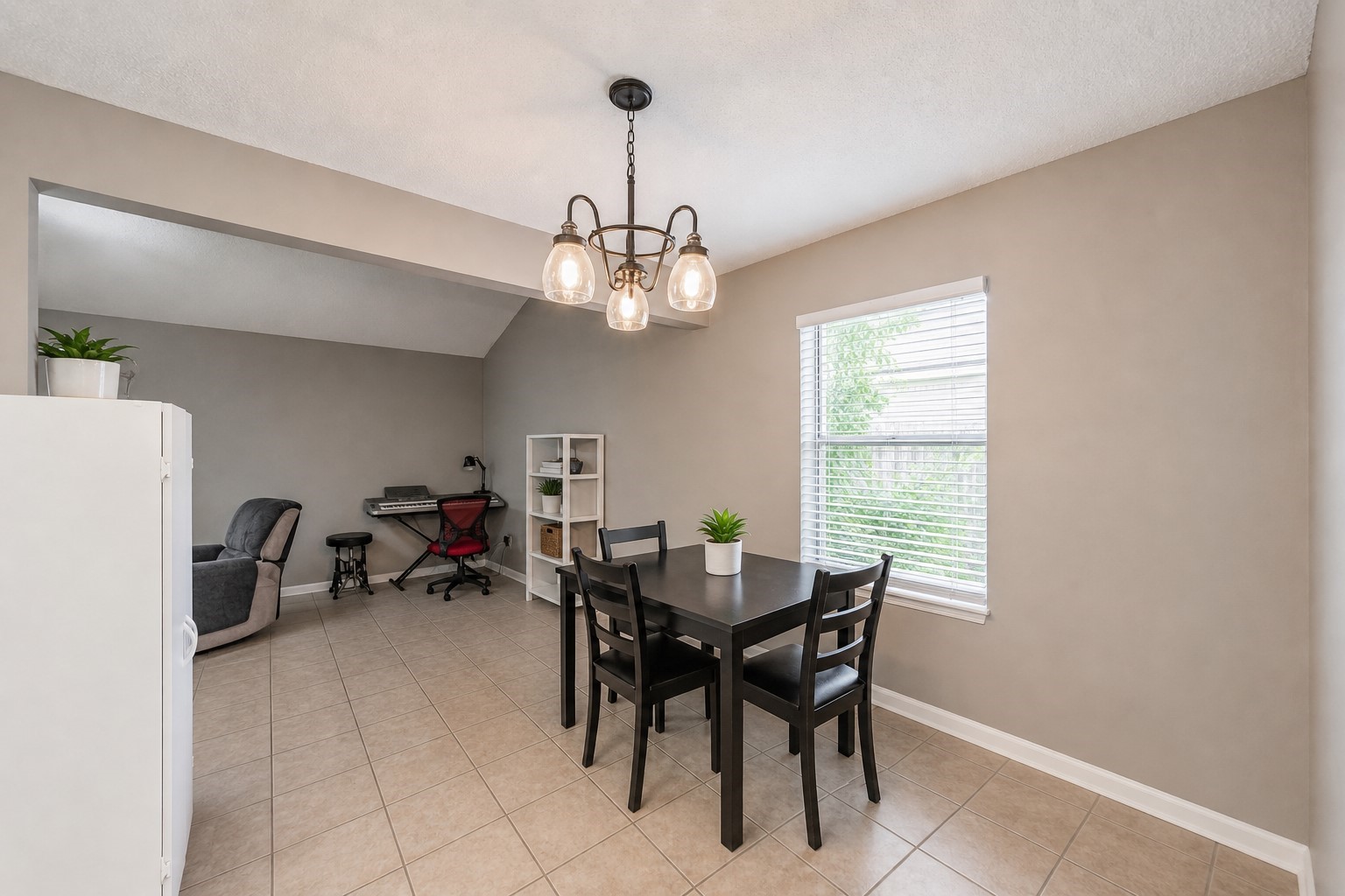 313 Hawthorne Lane Grand Prairie TX 75052