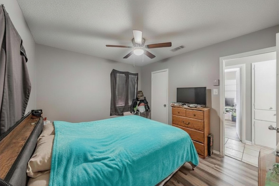 313 Hawthorne Lane Grand Prairie TX 75052