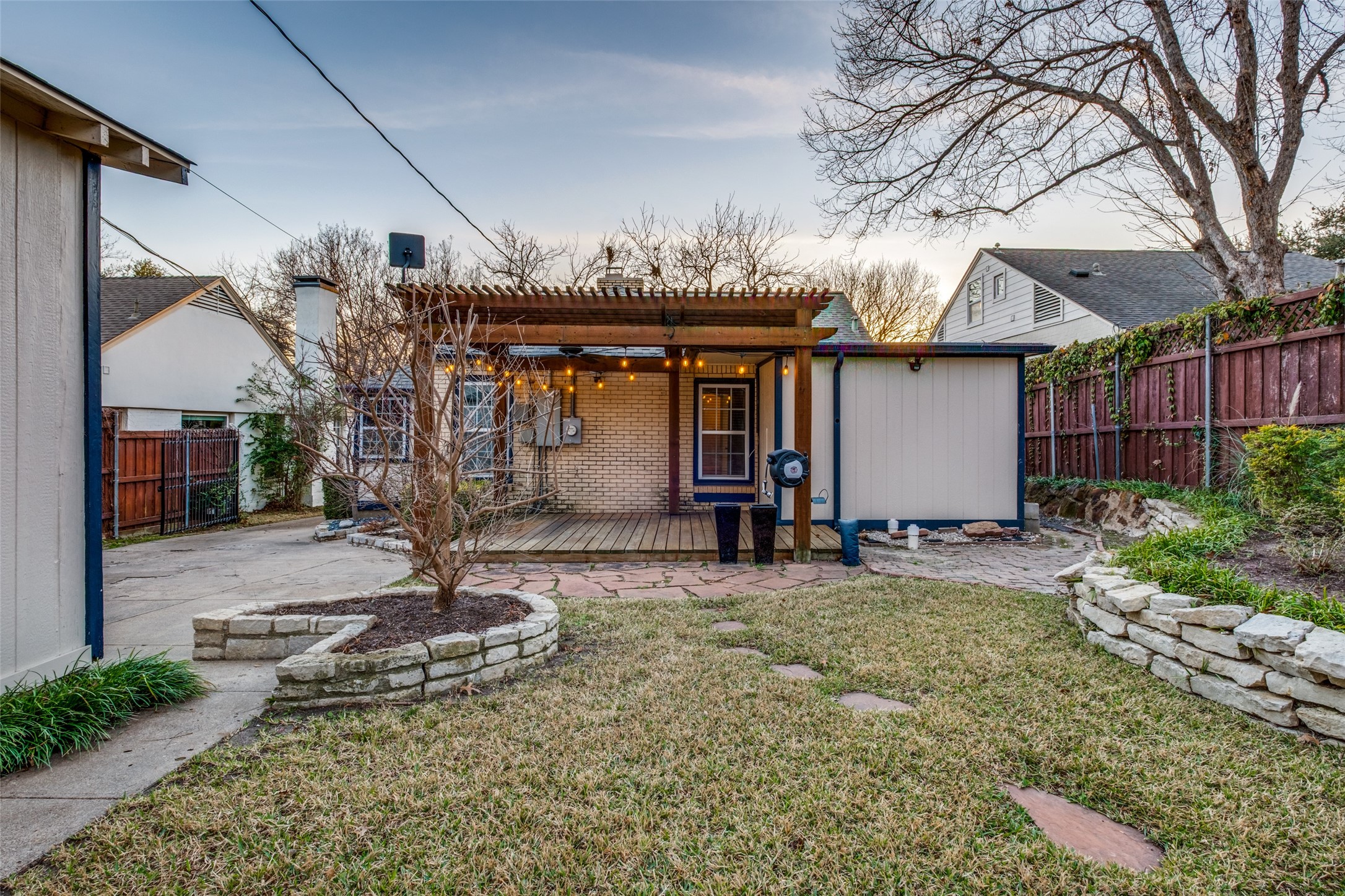 818 Valencia Street Dallas TX 75223