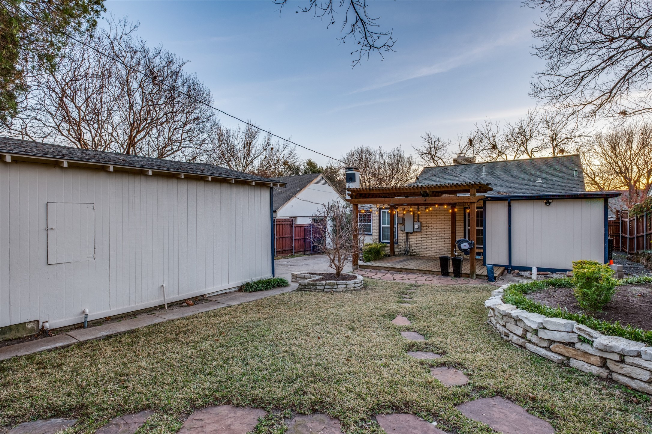 818 Valencia Street Dallas TX 75223