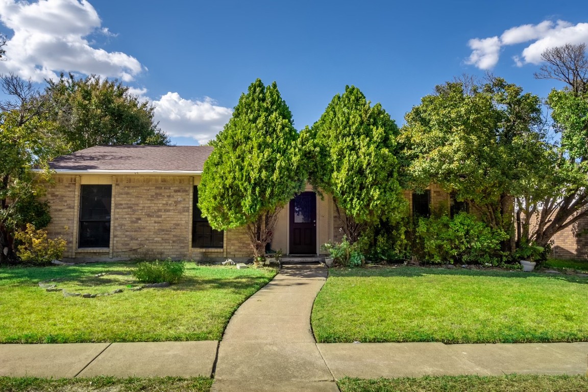 3013 Villa Sur Trail Dallas TX 75228