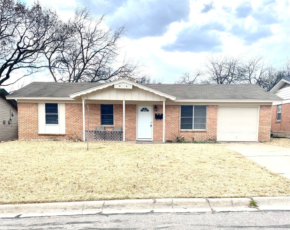613 NW King Street Burleson TX 76028