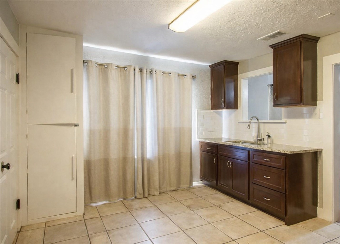2910 20th Street Fort Worth TX 76106