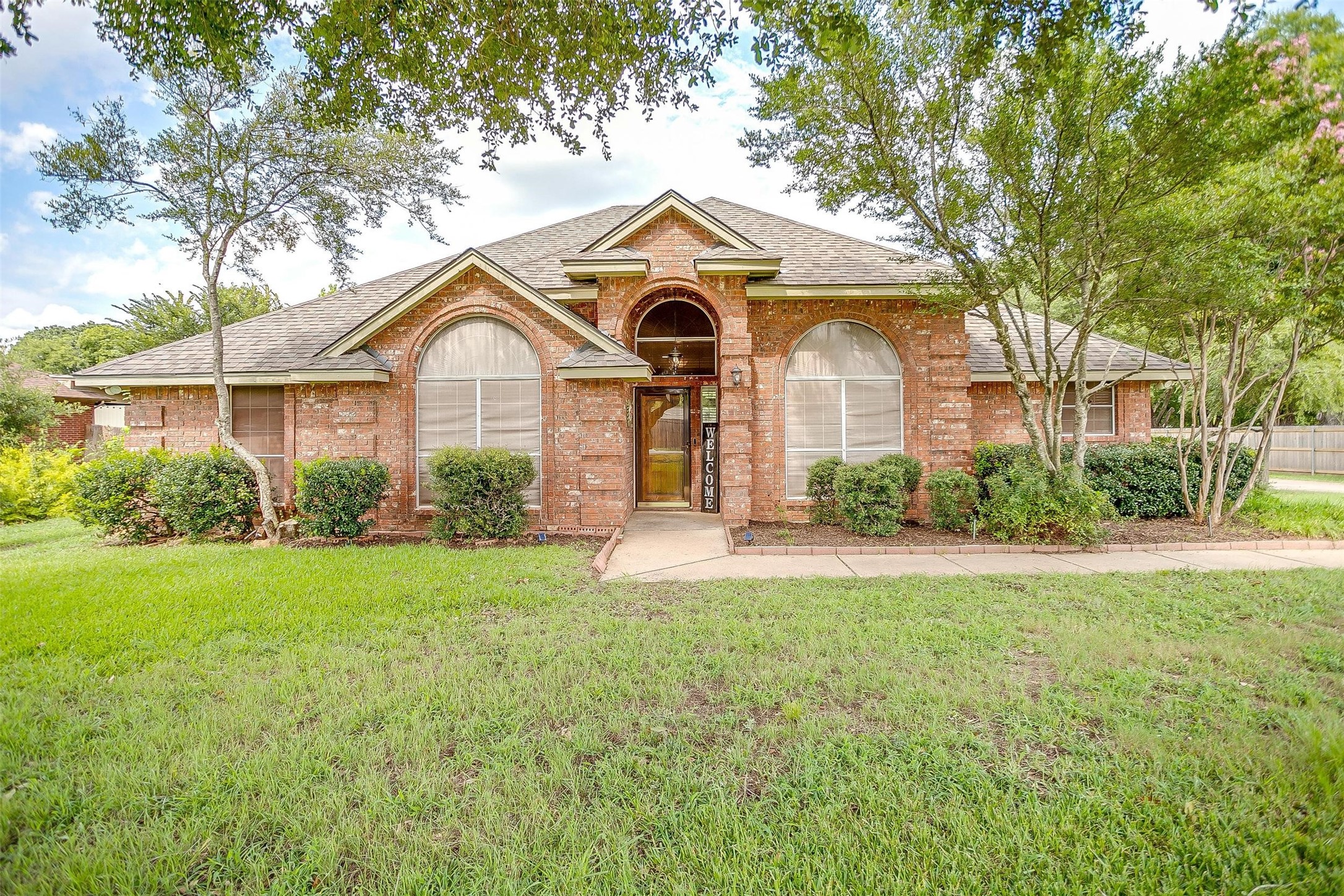 2509 Trail Tree Court Burleson TX 76028