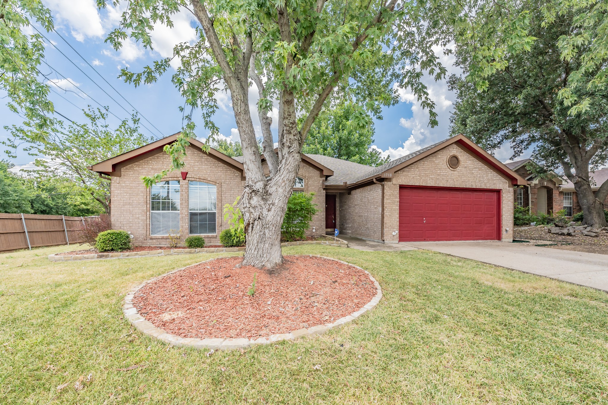 1718 Crestmeadow Lane Mansfield TX 76063