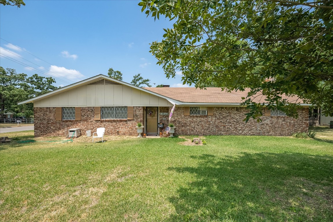 1401 Center Street Grand Saline TX 75140