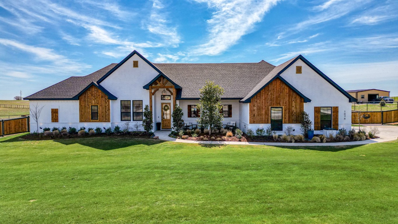 1074 Pioneer Crossing Weatherford TX 76088