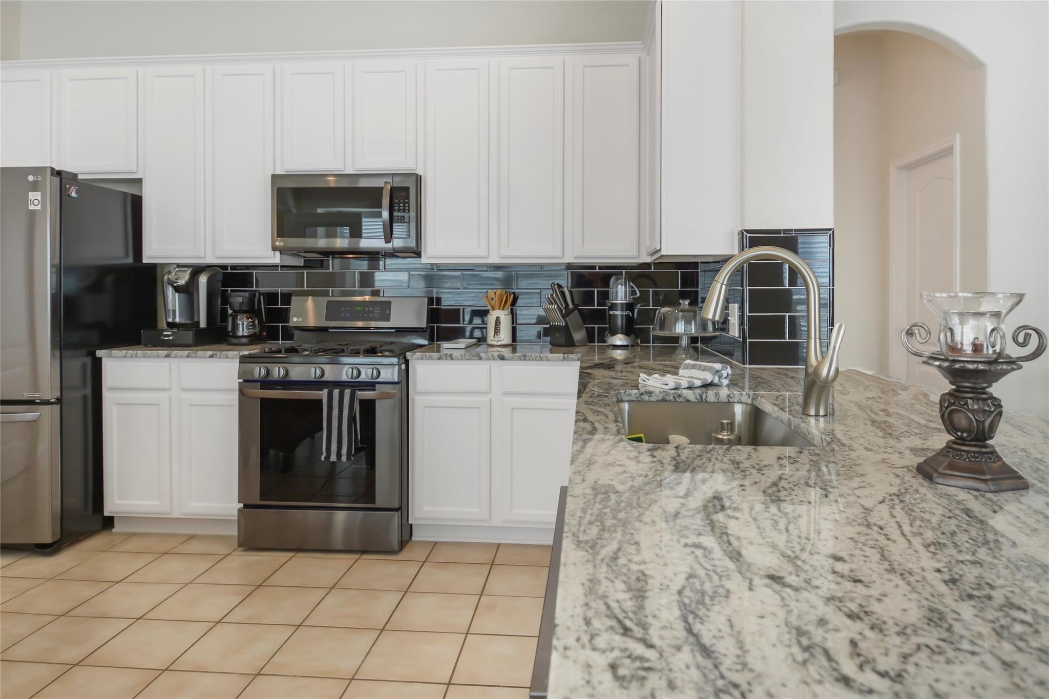 1808 Forsythe Drive Savannah TX 76227
