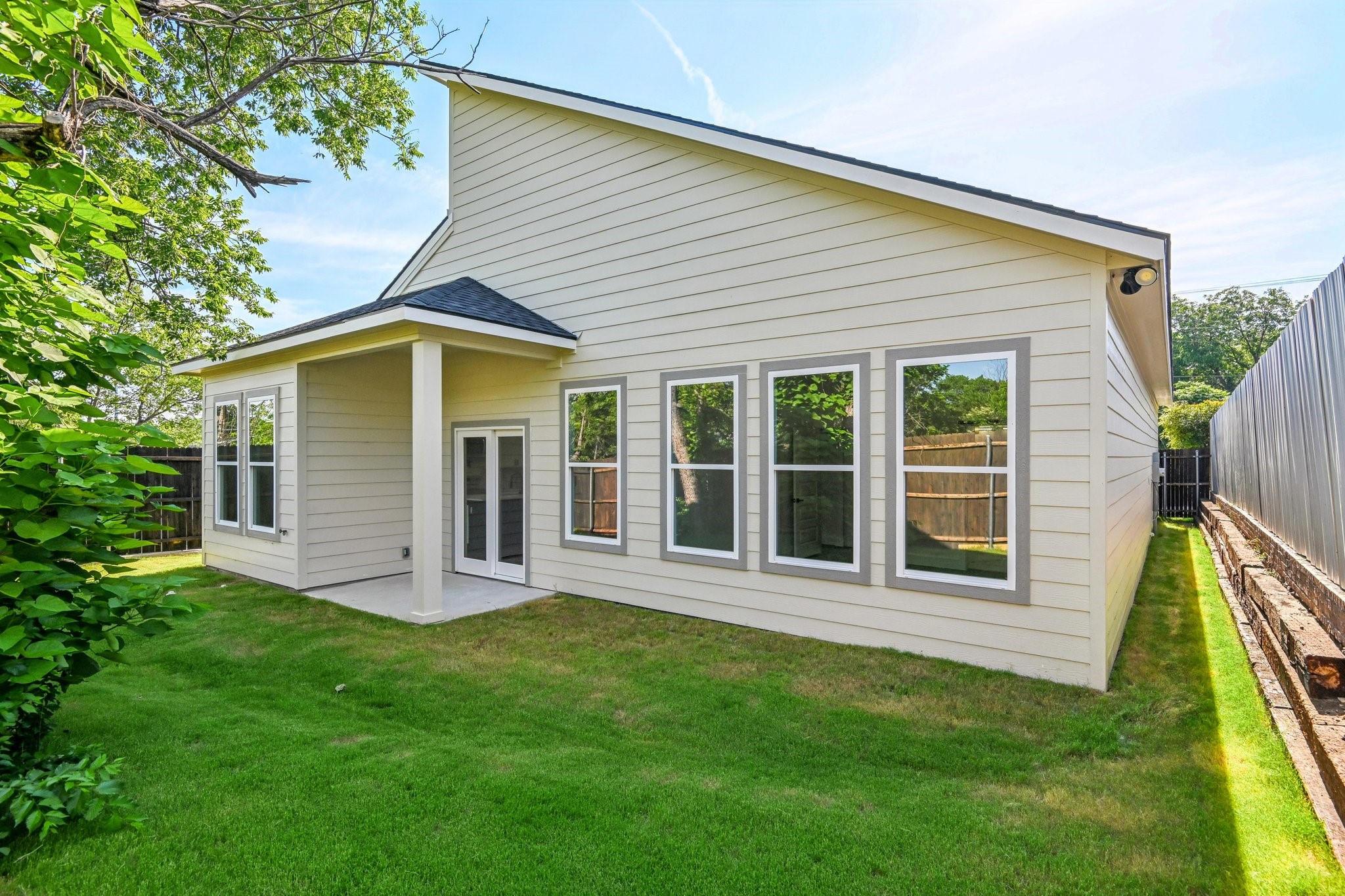 2504 Vaughn Boulevard Fort Worth TX 76105