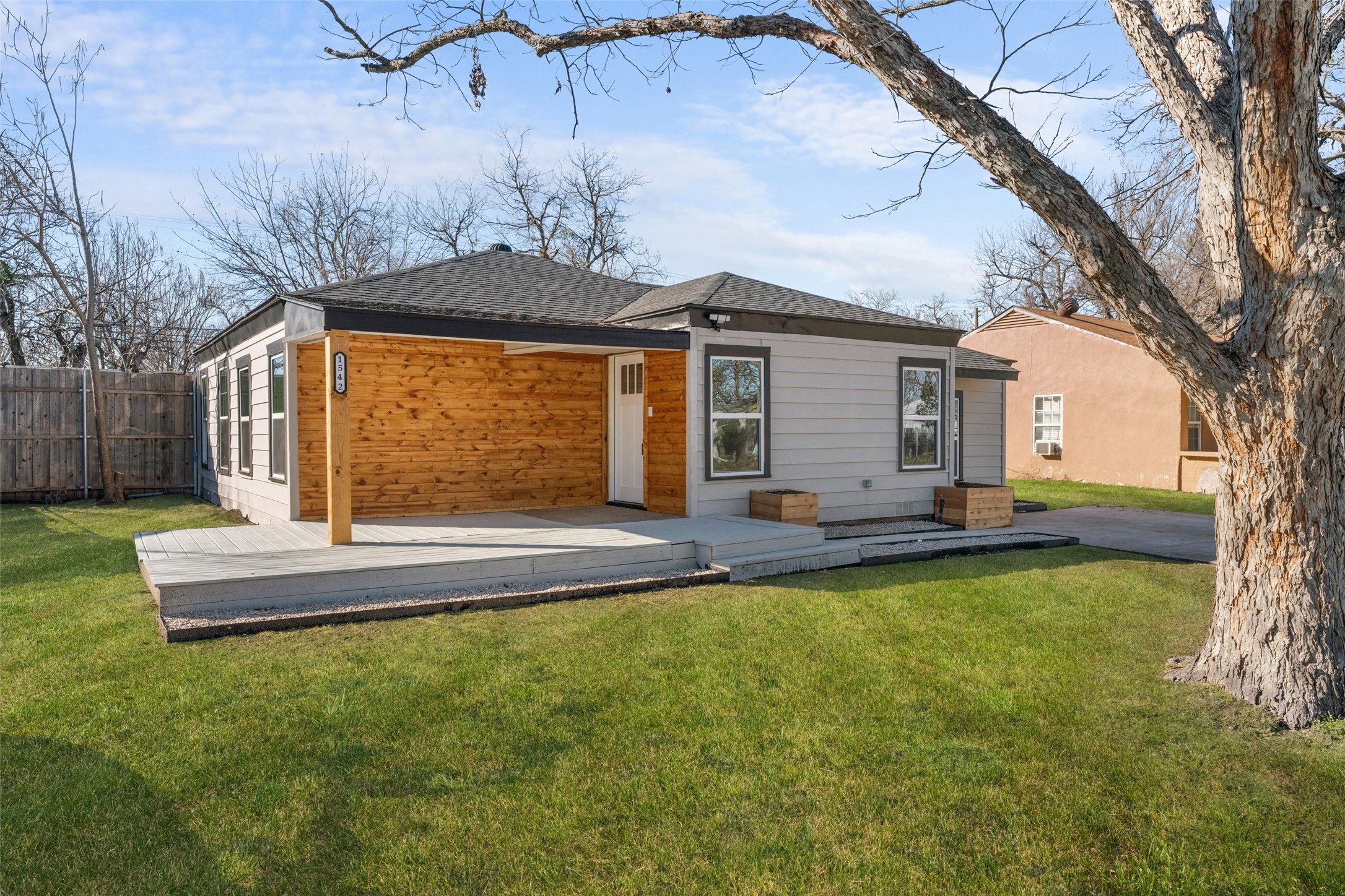 1542 Tanglewood Lane Garland TX 75042