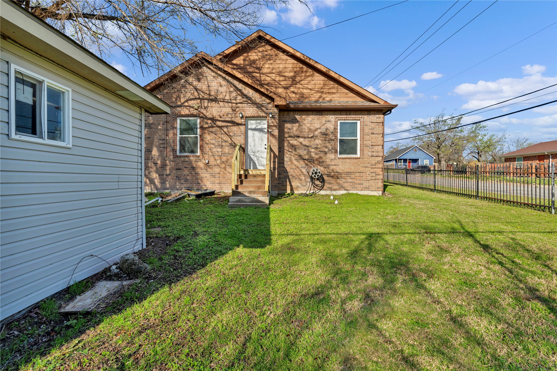 3022 Loving Avenue Fort Worth TX 76106