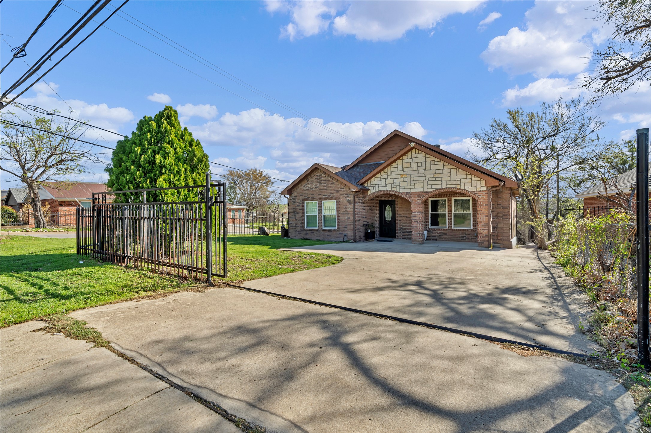 3022 Loving Avenue Fort Worth TX 76106
