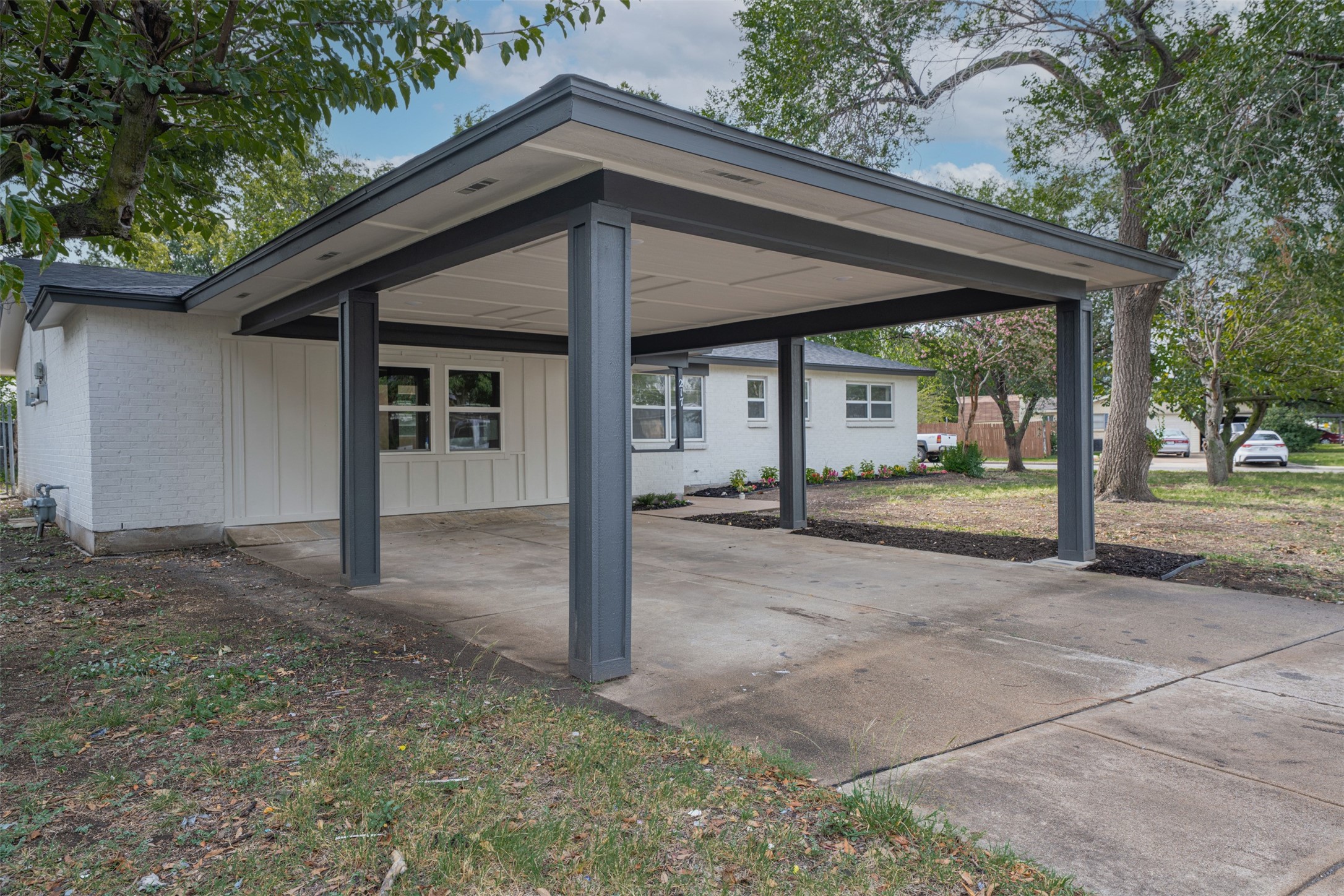 217 Palomino Drive Saginaw TX 76179