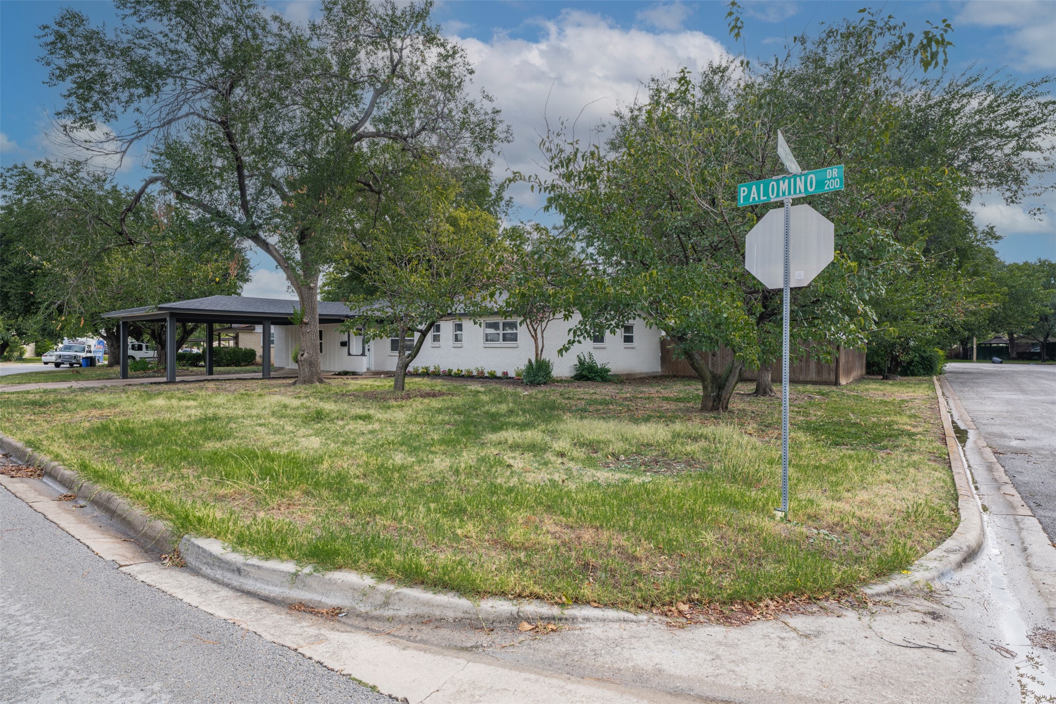 217 Palomino Drive Saginaw TX 76179