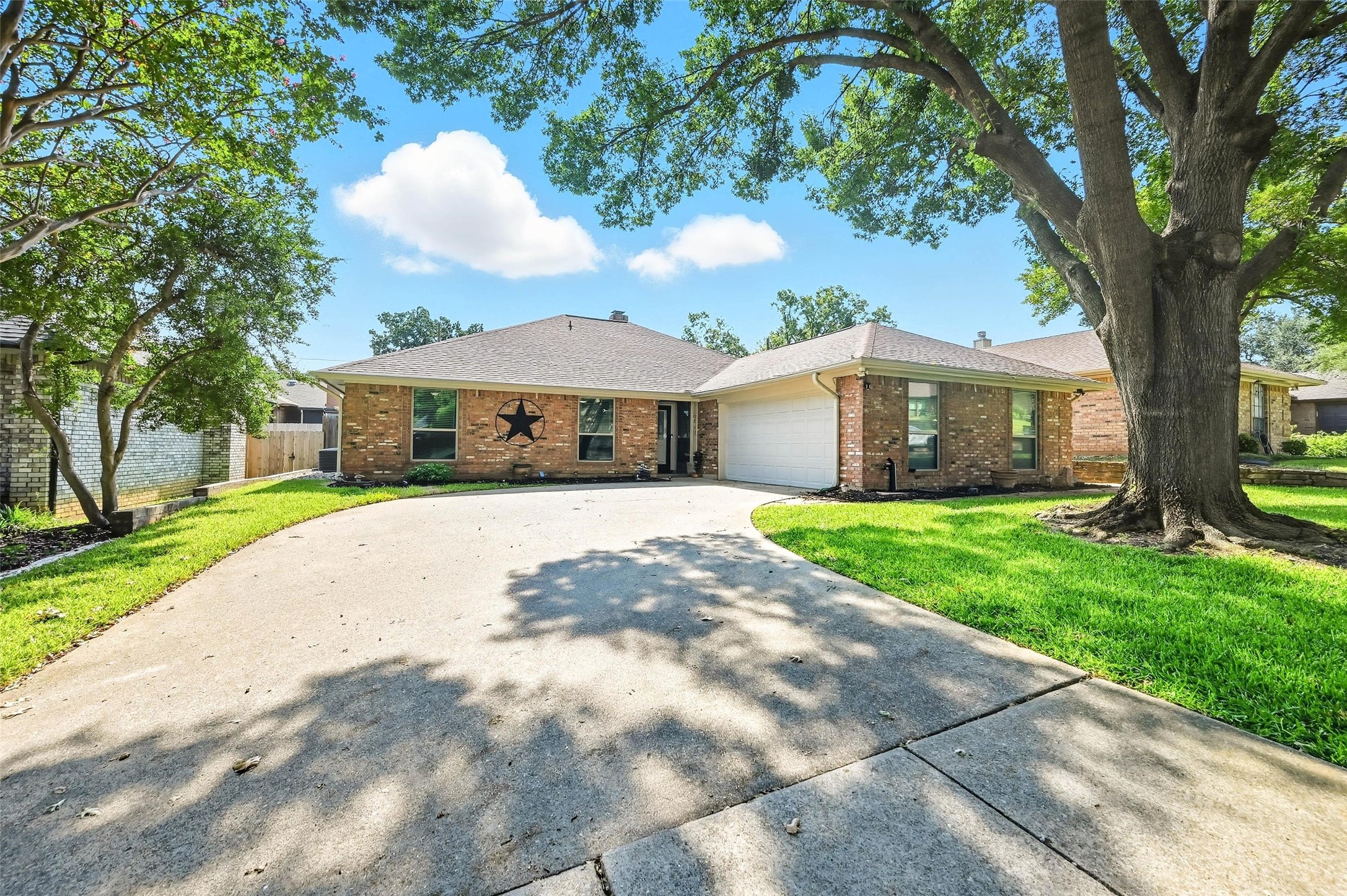 2707 Edinboro Drive Arlington TX 76012