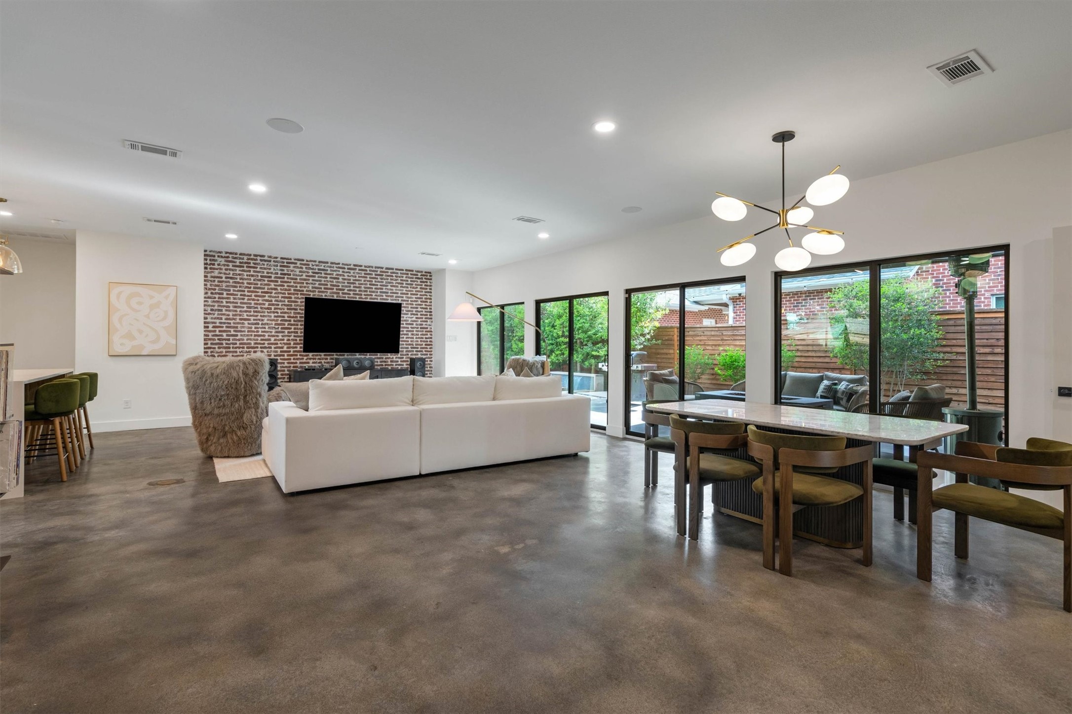 3938 Lively Lane Dallas TX 75220