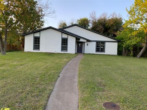 1001 Live Oak Drive Desoto TX 75115