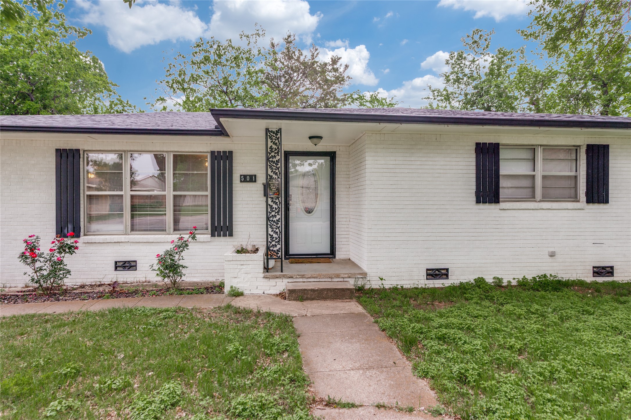 501 Lindsey Street Bowie TX 76230