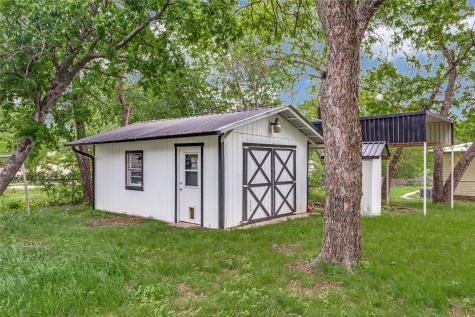 501 Lindsey Street Bowie TX 76230