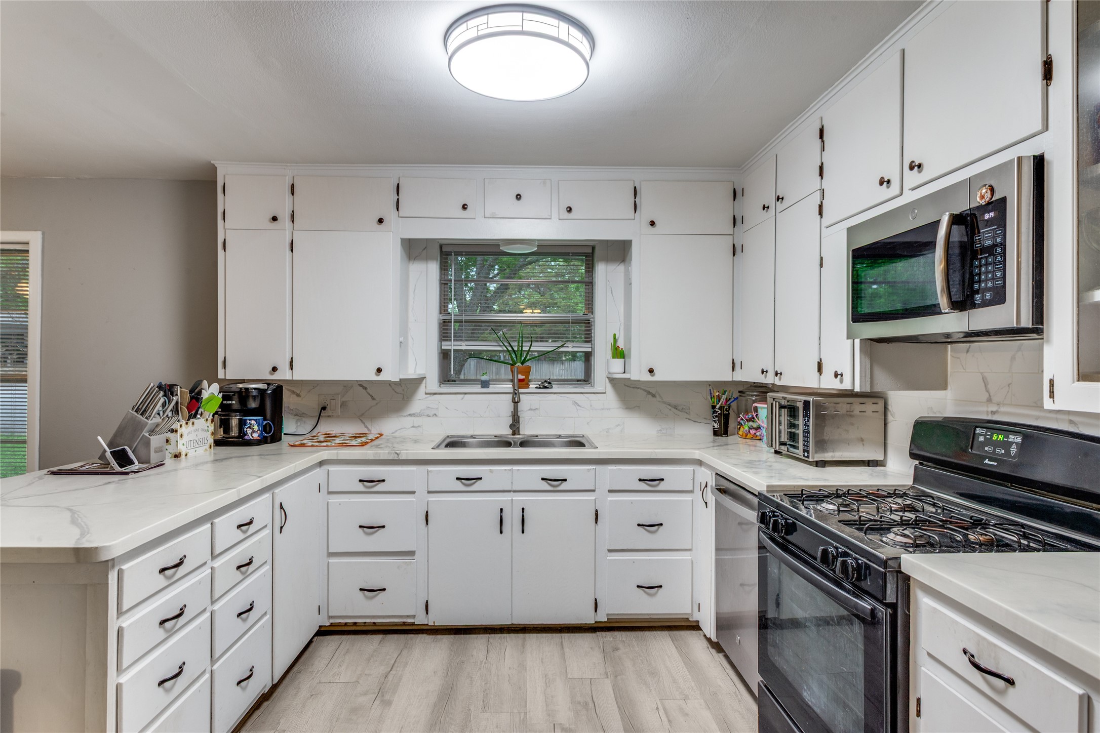 501 Lindsey Street Bowie TX 76230