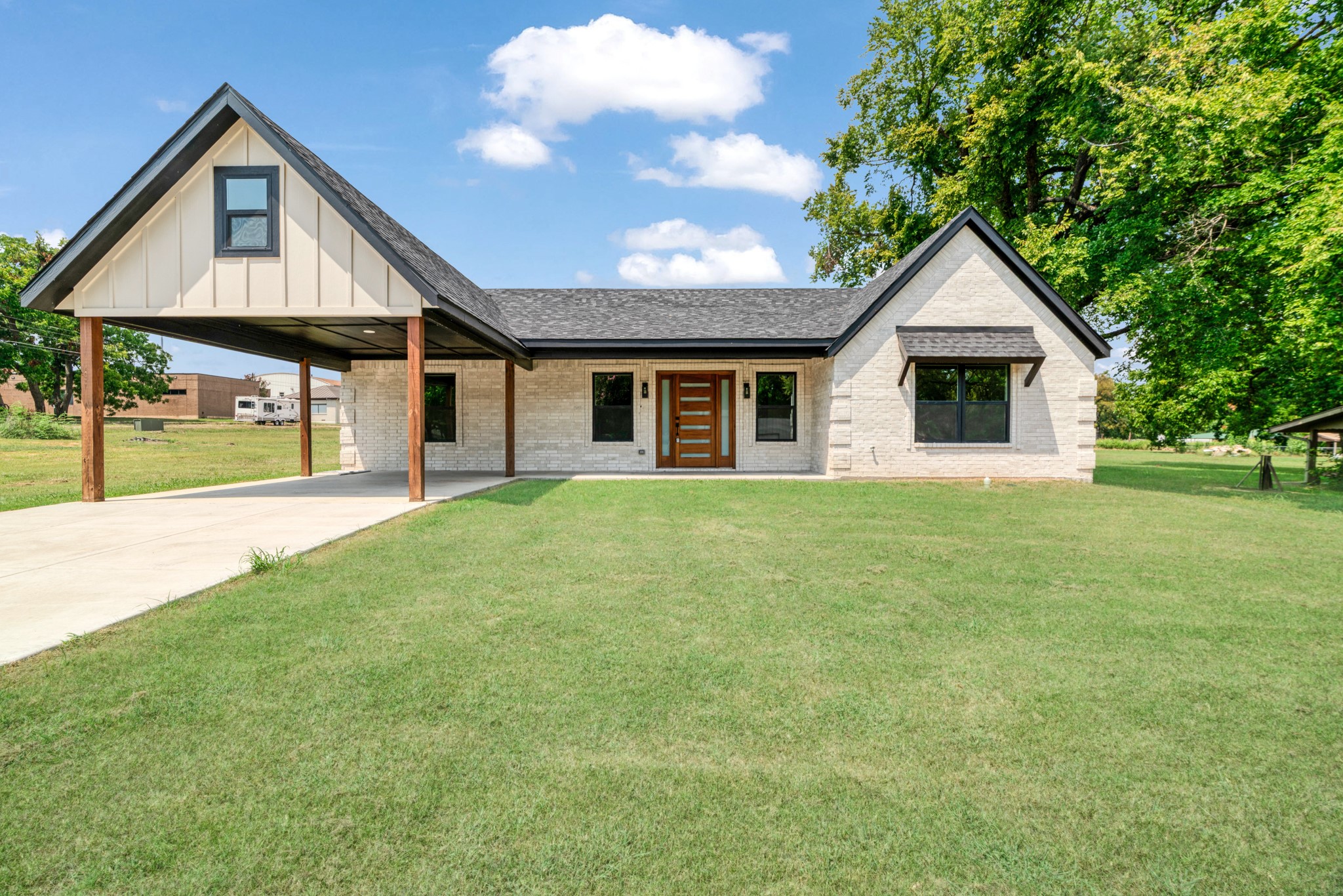 306 Sunset Roxton TX 75477