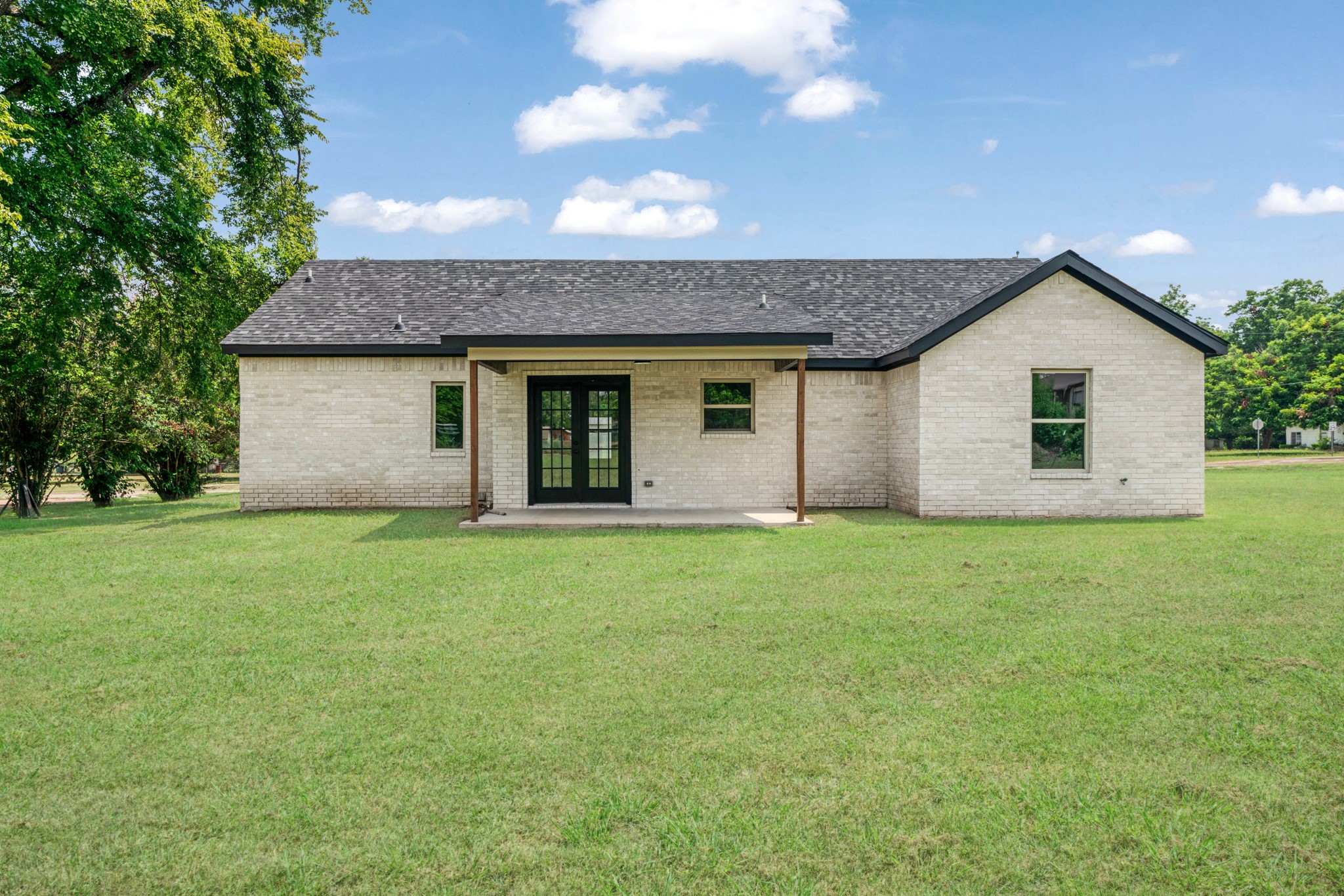 306 Sunset Roxton TX 75477