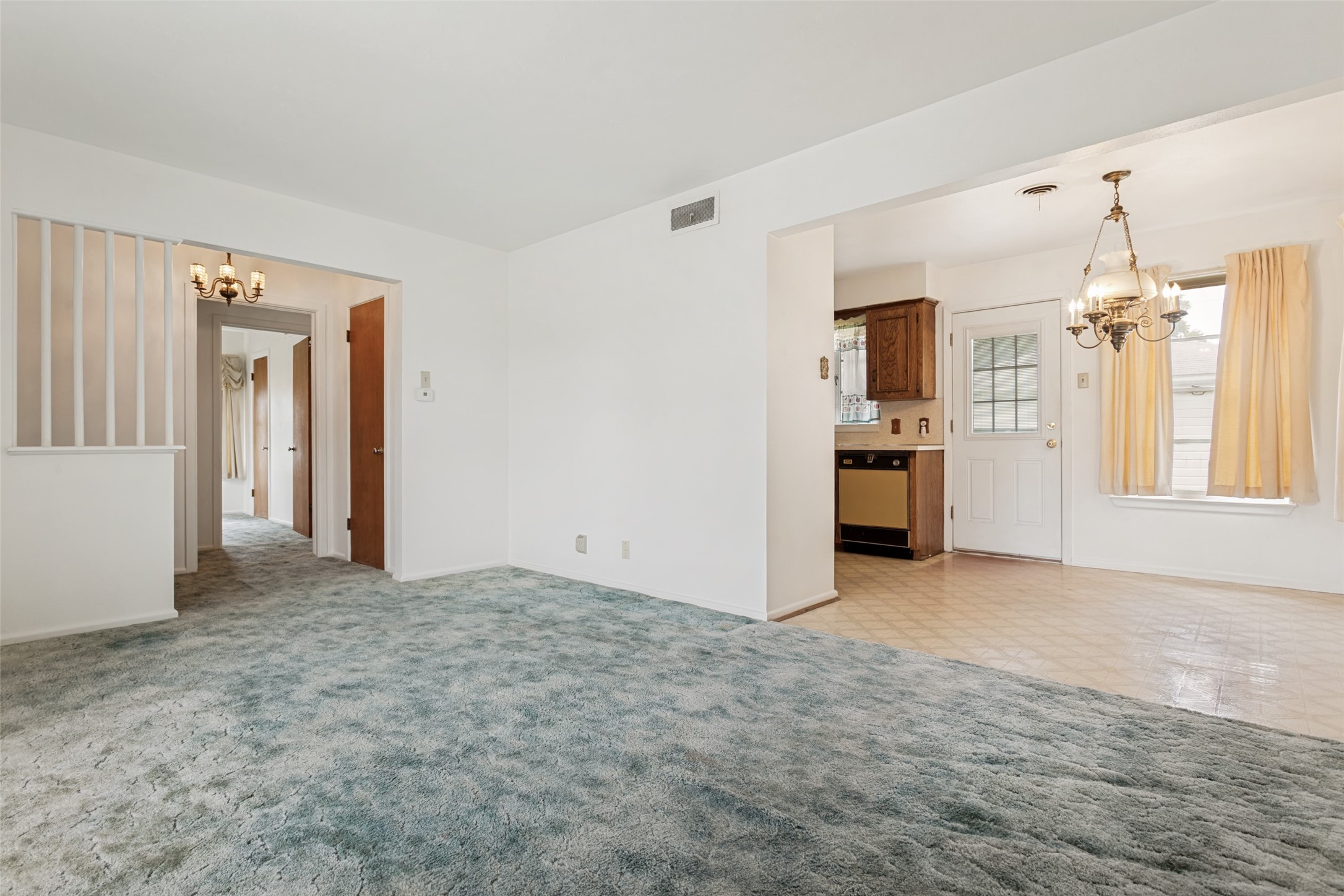 422 W Daugherty Drive Garland TX 75041