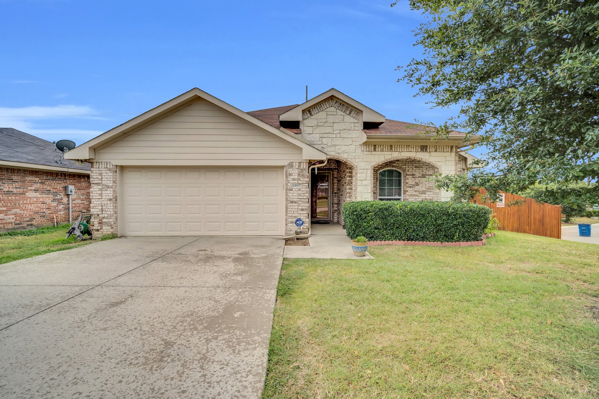 6807 Orangeville Drive Dallas TX 75237