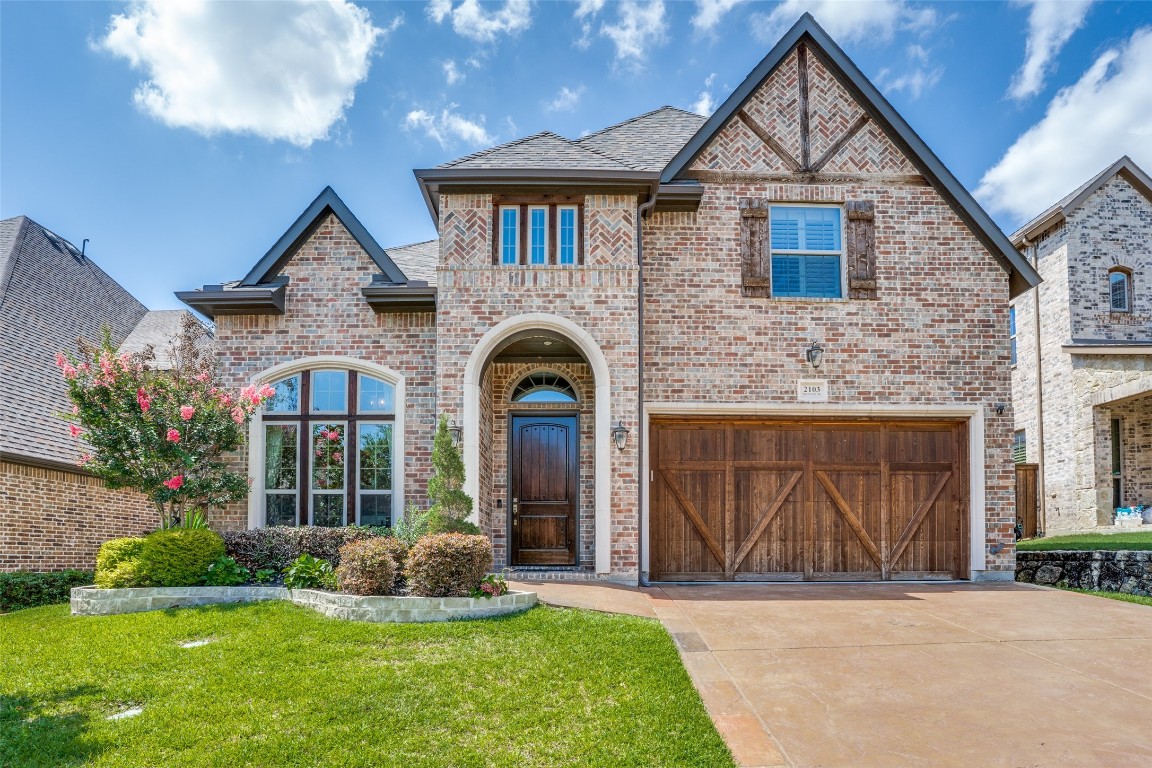 2103 N Hill Drive Irving TX 75038