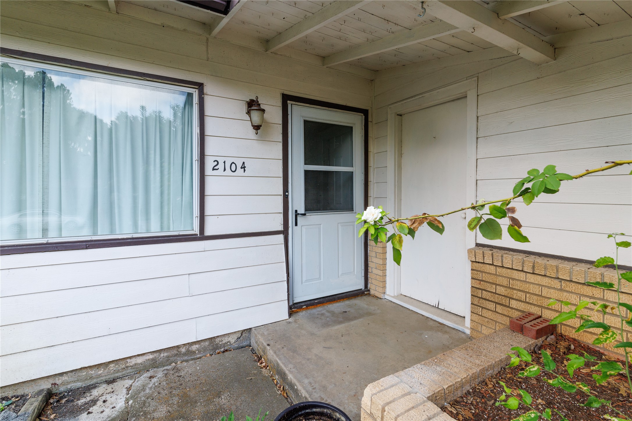 2104 Cloverdale Street Arlington TX 76010