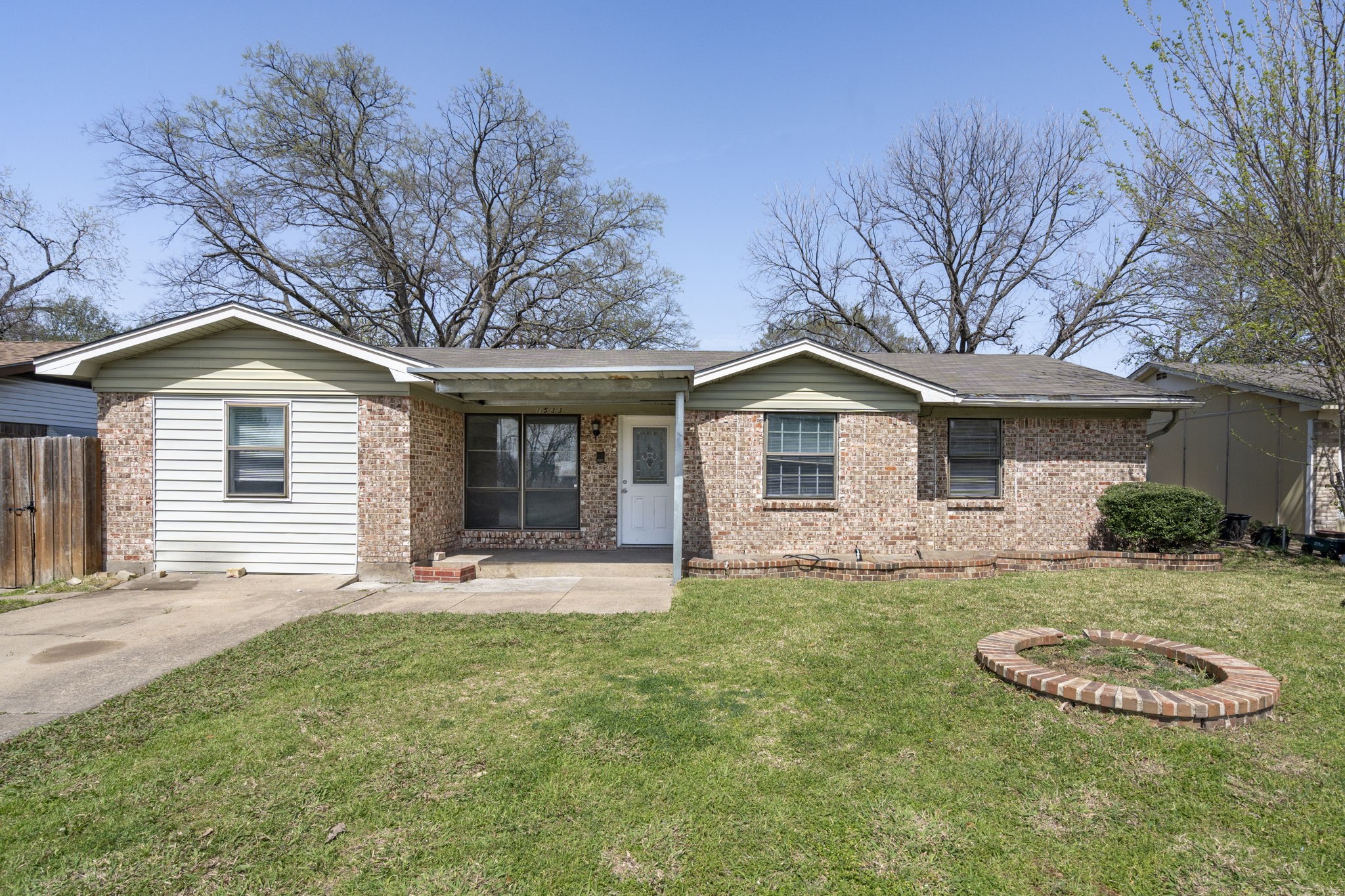 1533 Meadowcrest Drive Garland TX 75042