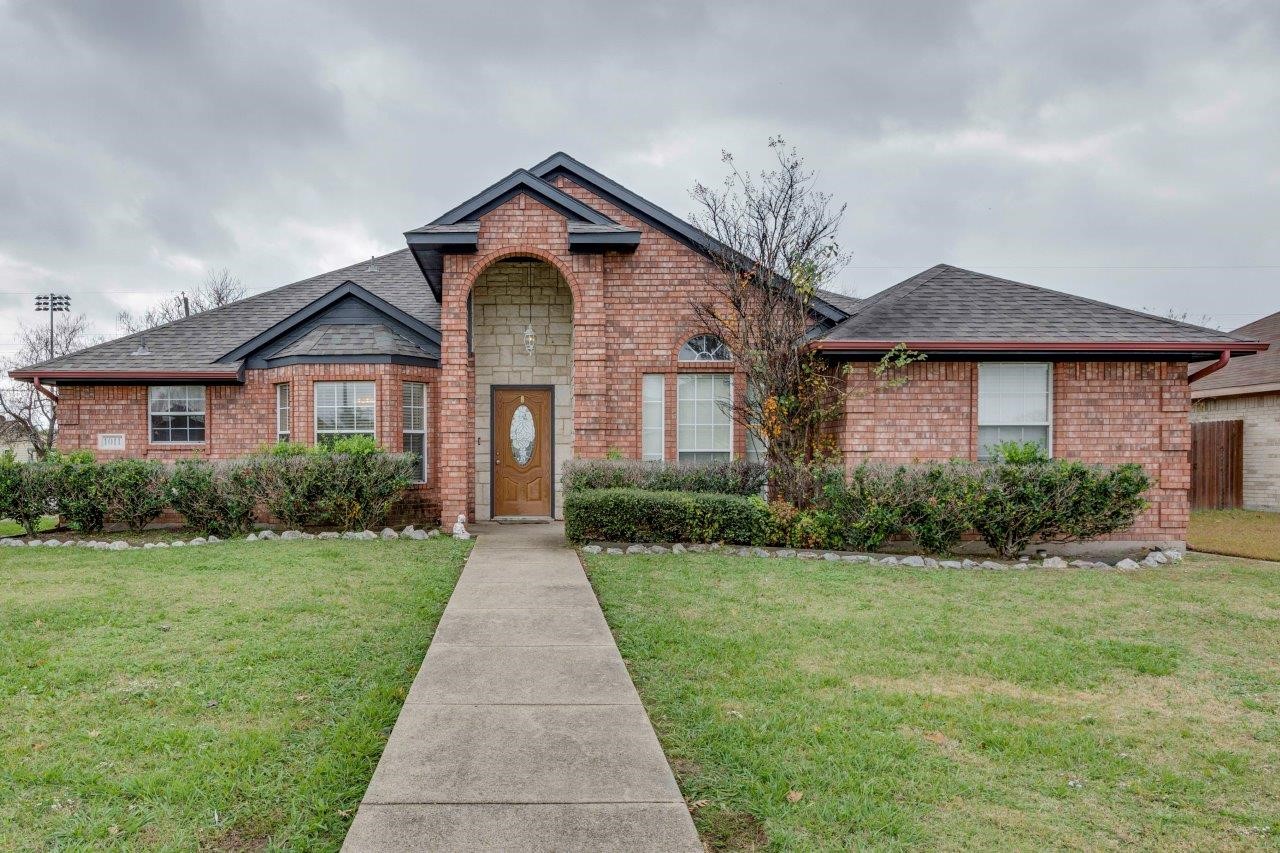 1011 Shadybrook Lane Seagoville TX 75159
