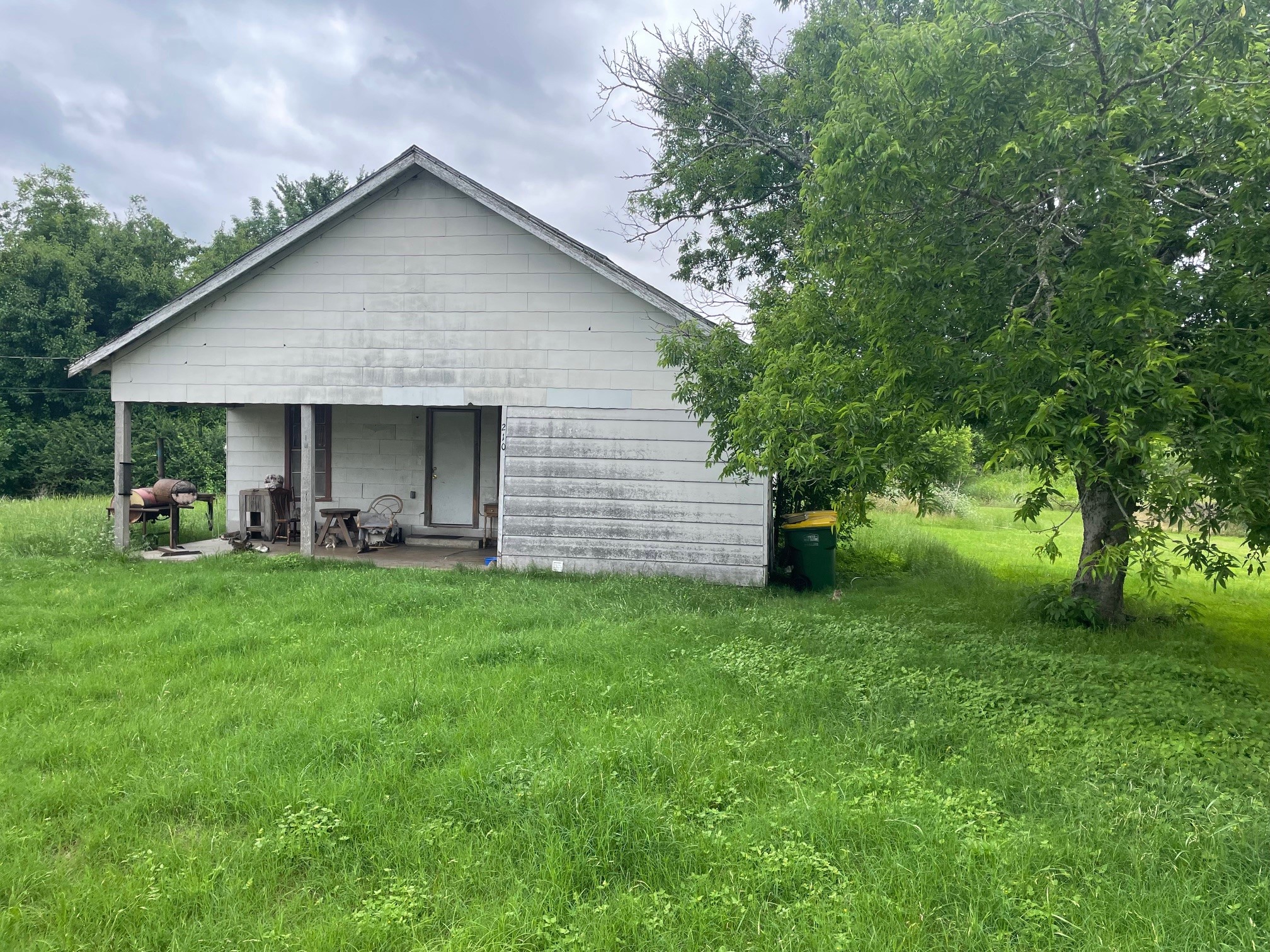 210 E Colorado Groesbeck TX 76642