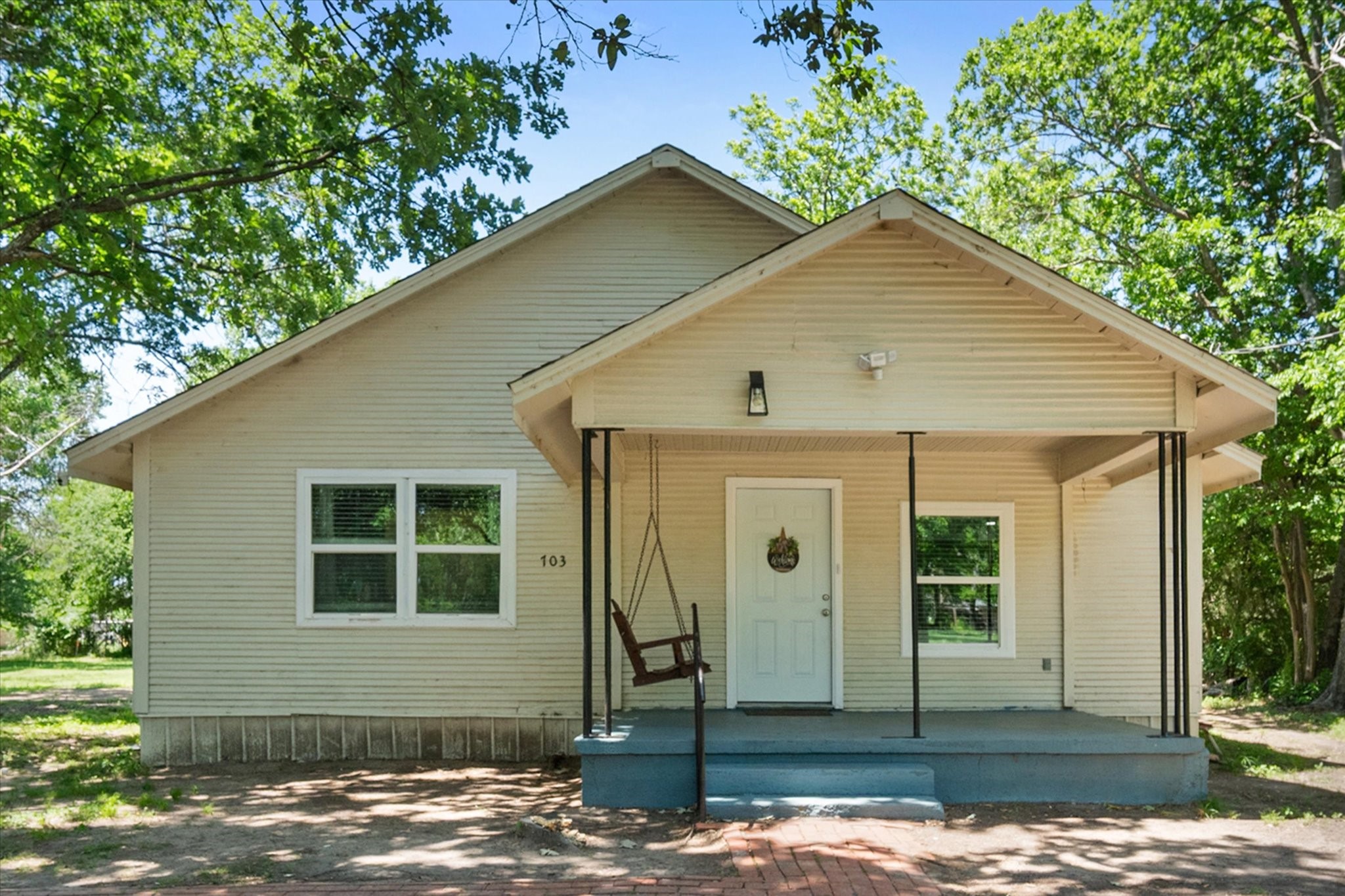 703 N Goodman Avenue Kerens TX 75144