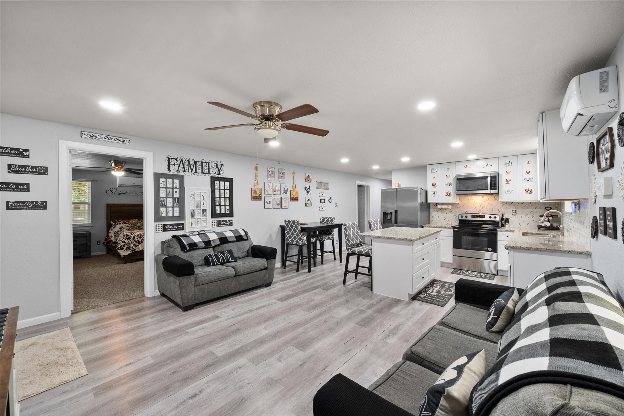 703 N Goodman Avenue Kerens TX 75144