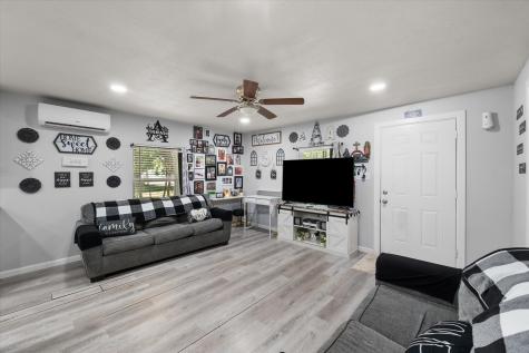 703 N Goodman Avenue Kerens TX 75144